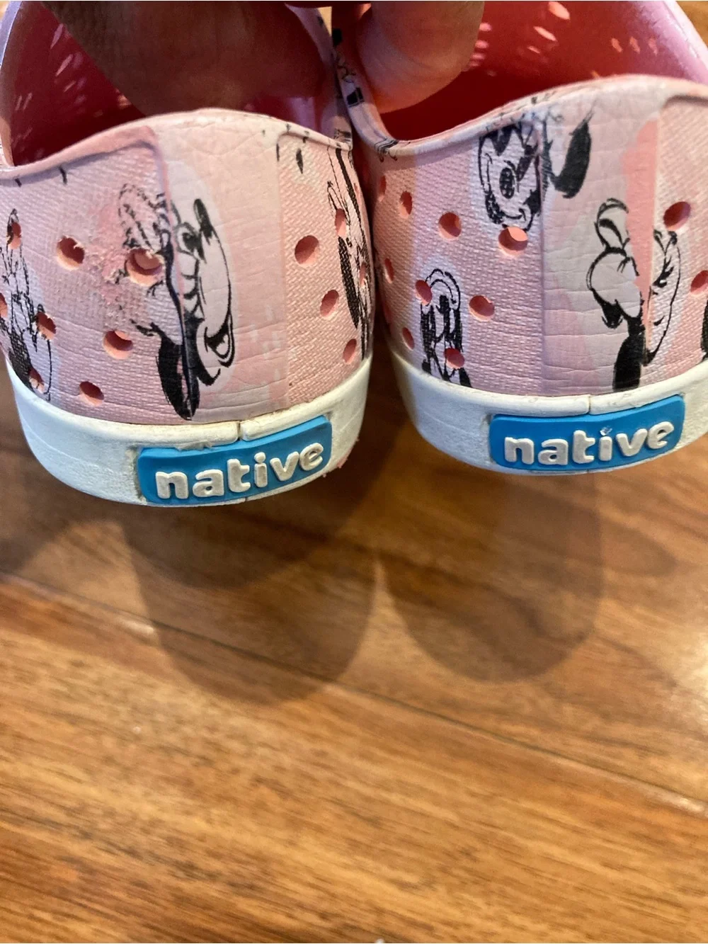 Disney x  Pink Native Minnie Mouse Girls' Shoes - Size C8 Adorable